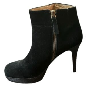 Nine West Black Suede High Heel 4” Snakeskin Heel Bootie Gold Hardware Size 7